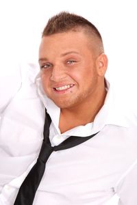 Autogrammstunde: Menowin Fröhlich - DSDS